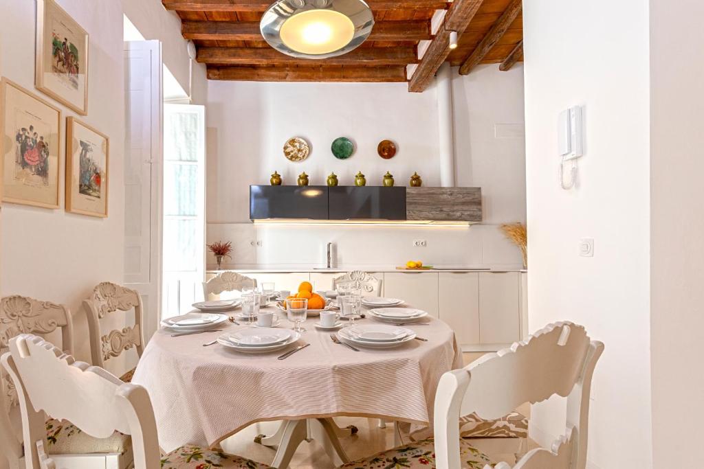 Genteel Home Mateos Gago Terrace VI - 3