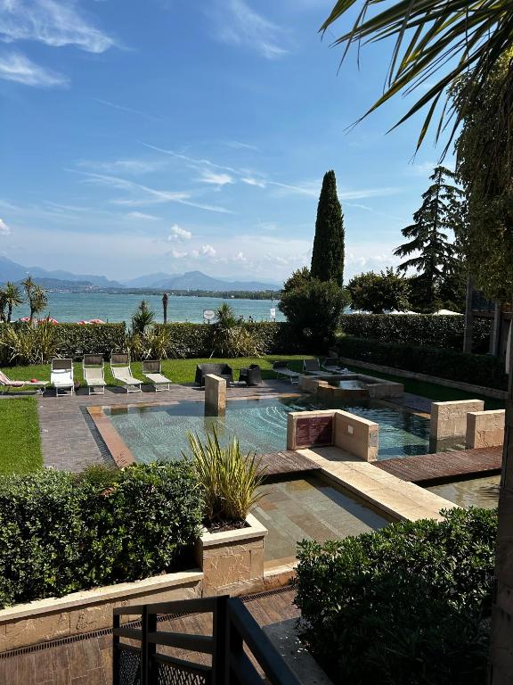 Hide View, Peschiera del Garda