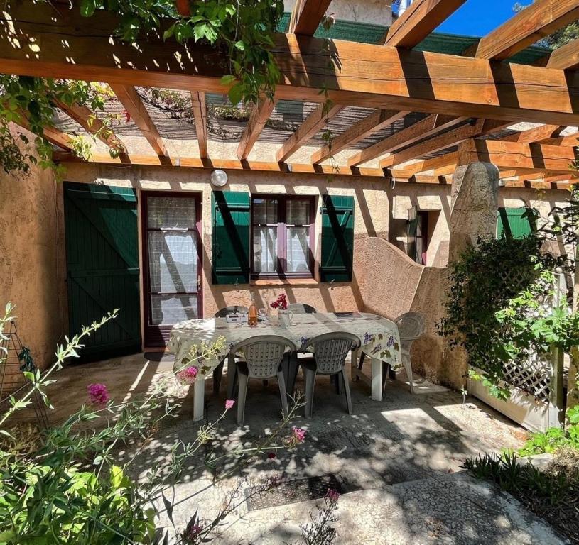 Au jardin de la ferme - gîte vigne vierge - 2