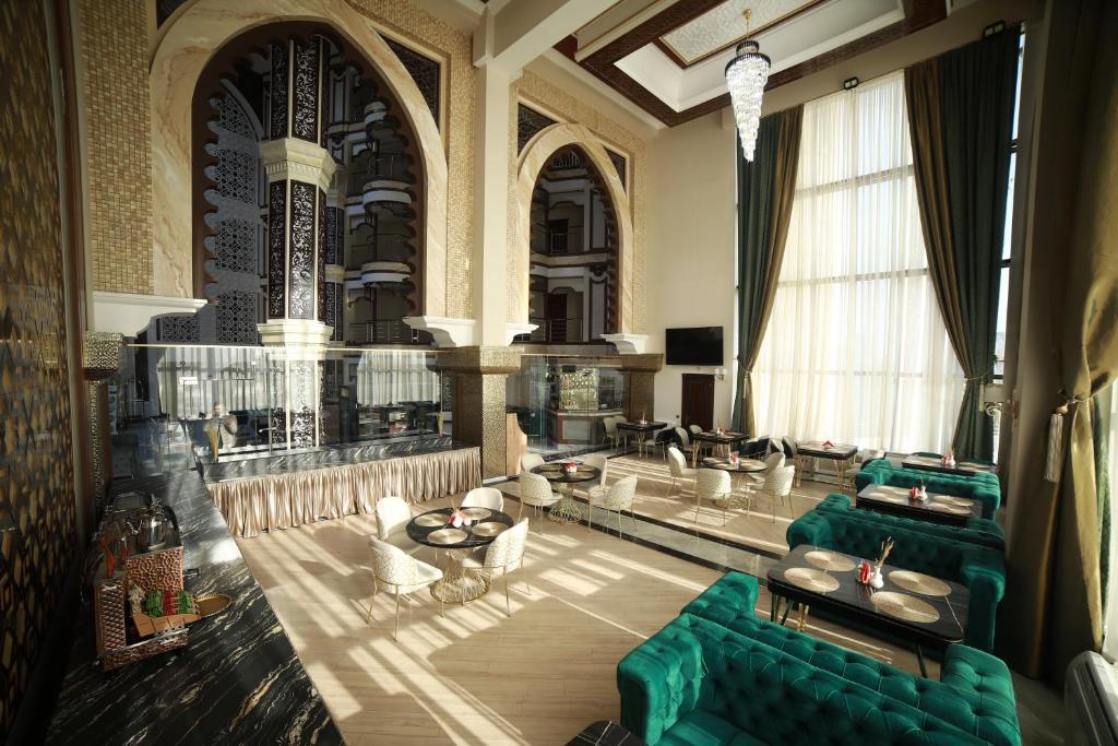 Restaurant, Antalya Grand Palace in Urgench