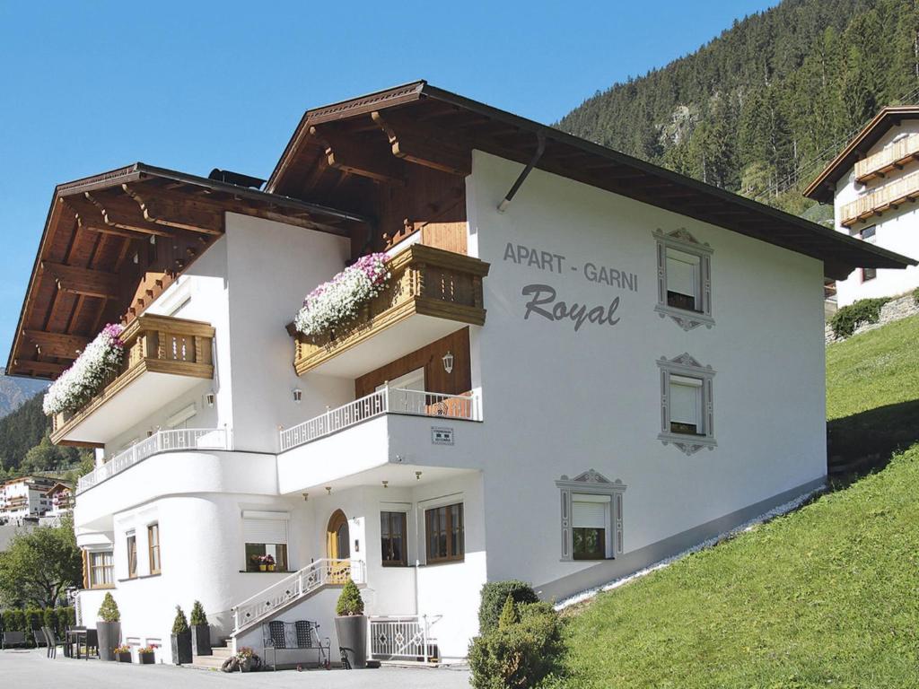 Apartment Apart Garni Royal-2 by Interhome - 1