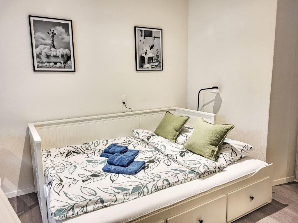 Studio White Locarno Apt-1 by Interhome - 4