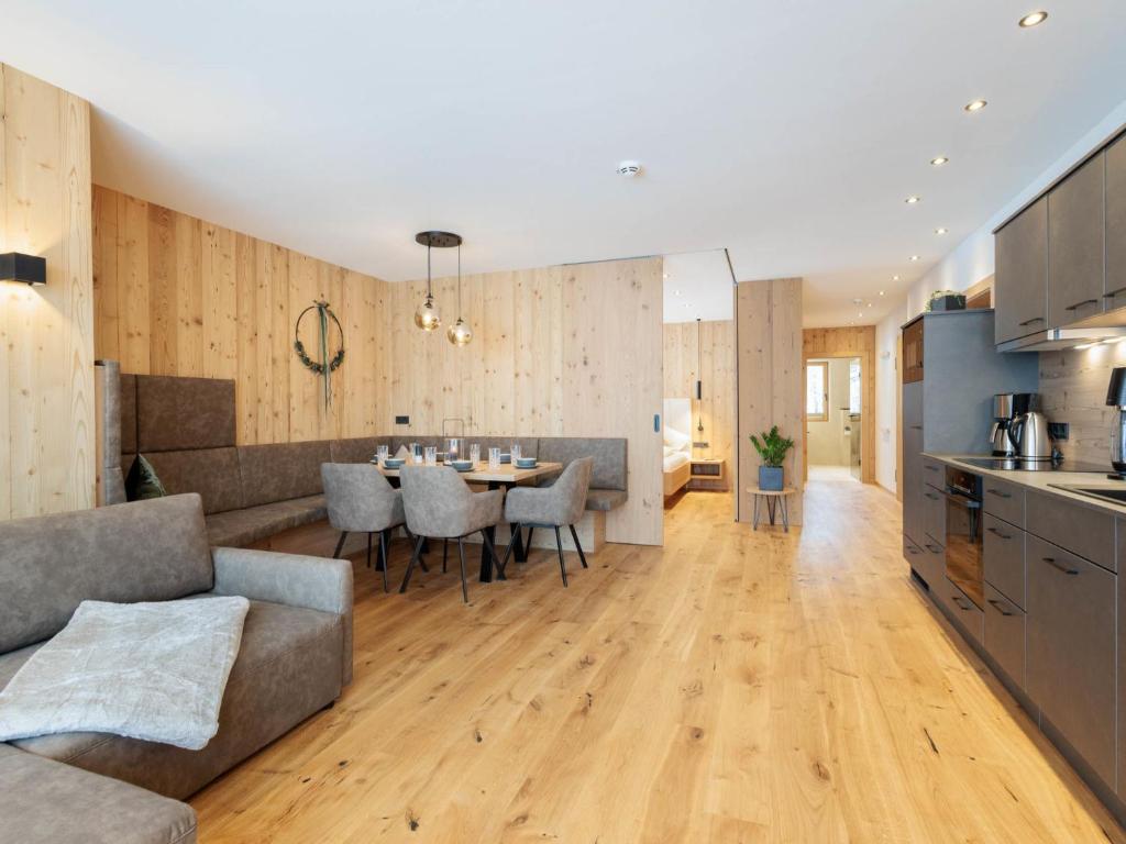 Apartment Mountain Suite Nr 201 by Interhome - 2