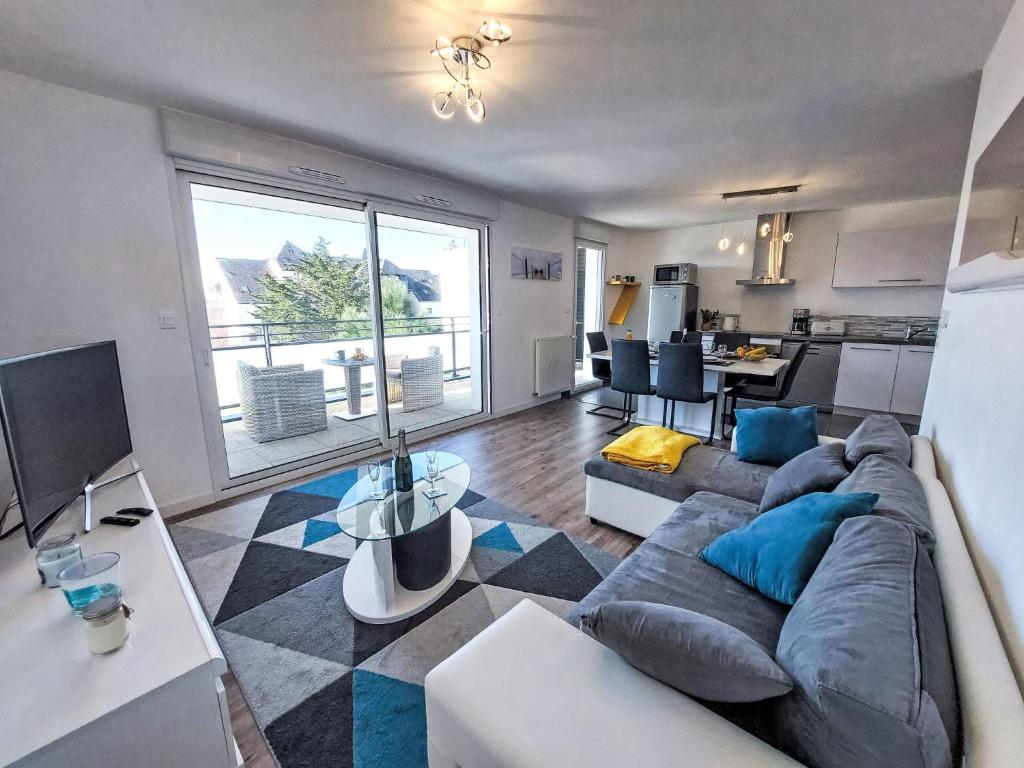 Apartment Grand Balcon- Piscine et proche du Port by Interhome - 1
