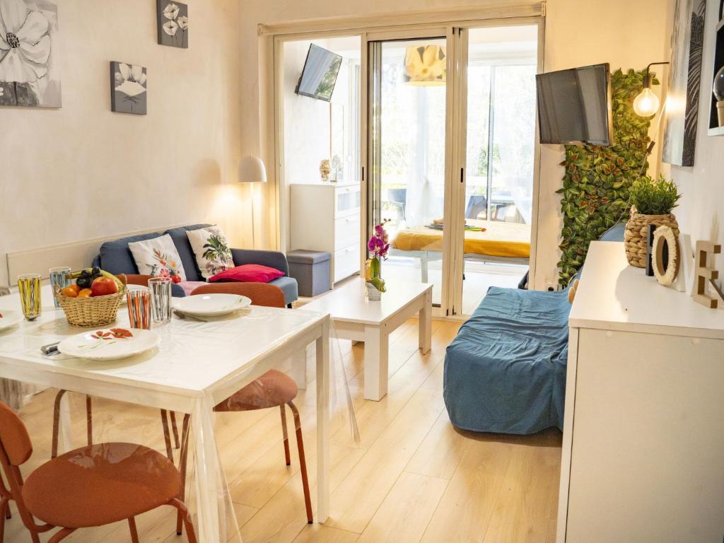 Studio Holiday 34 by Interhome - 1