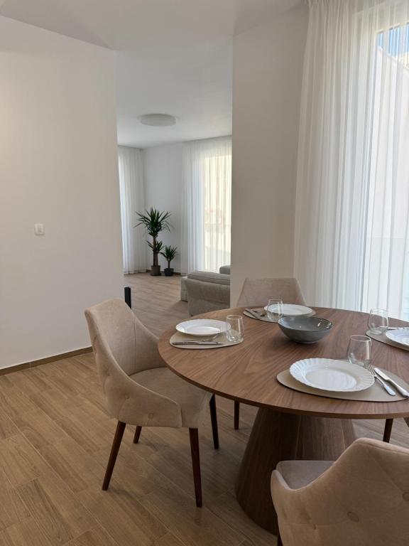 Apart Hotel Spa Resort Becici, Budva Апартаменты с двумя мастер-спальнями - 1