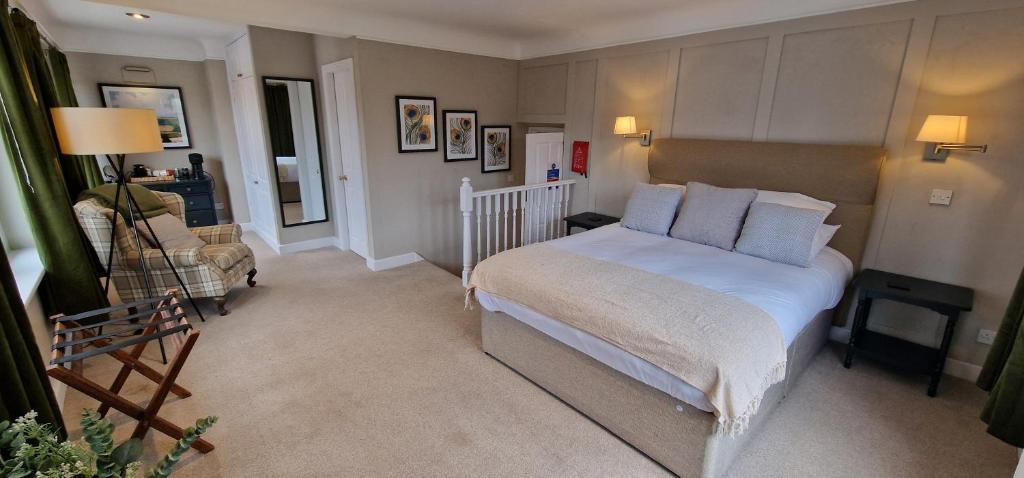 #4 - King Room at The Raven Aparthotel by PureStay, Much Wenlock