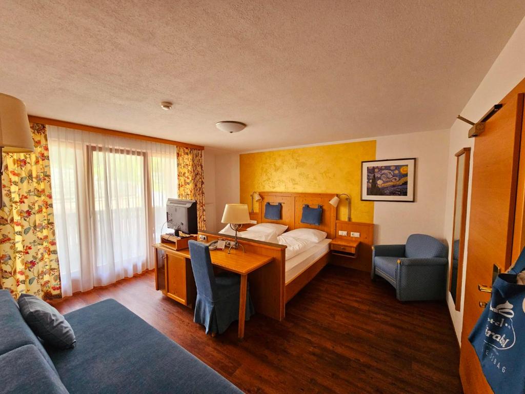 Hotel Mirabel - 2