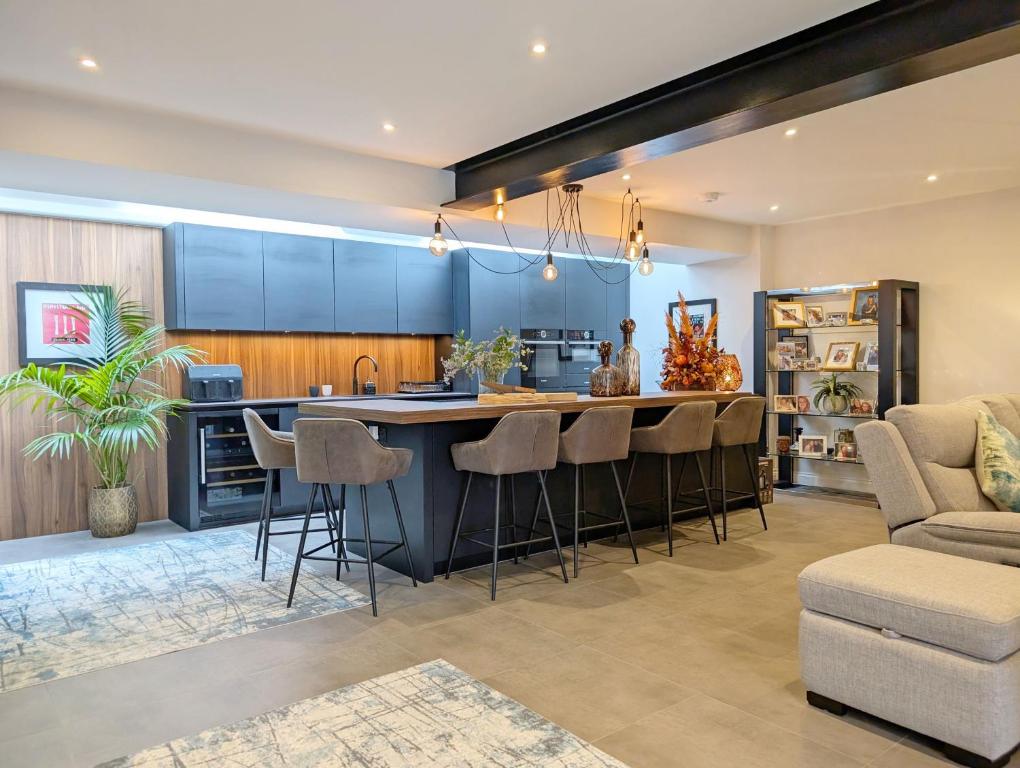 St Cyriacs - Chichester, Chichester