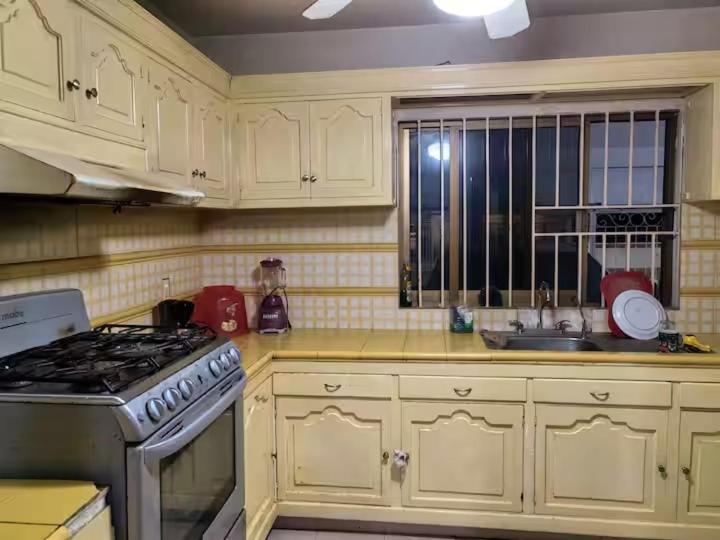 Casa 5 habitaciones más de 20 personas 20 camas - 1
