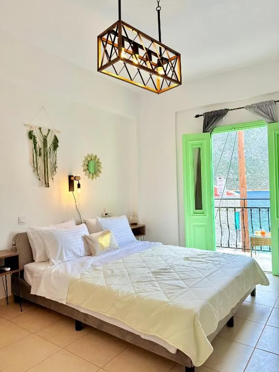 Marine's apartments, hotel en Symi