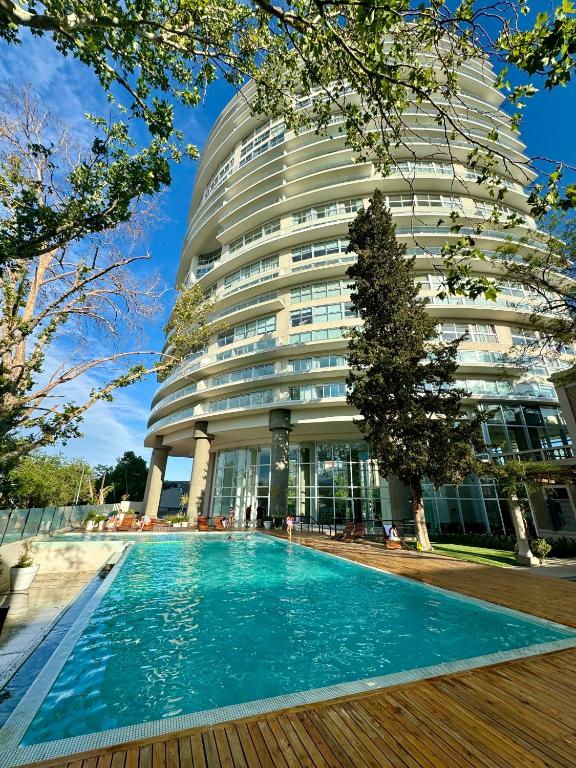 exclusivo departamento en Torre Leloir, Seguridad 24 HS cochera privada - 1