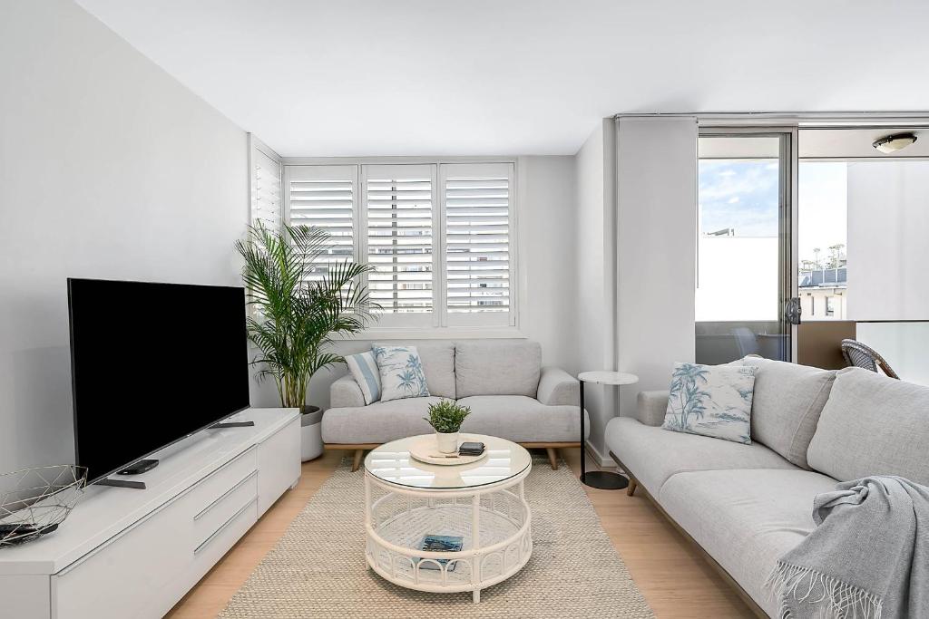 Heart of Manly - Quiet 1 Bed between Beach & Harbour, Sydney