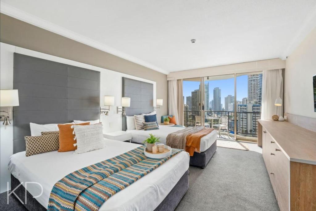 Bright Oceanview Apartment on Level 11, Mantra on View, Surfers Paradise, Gold Coast