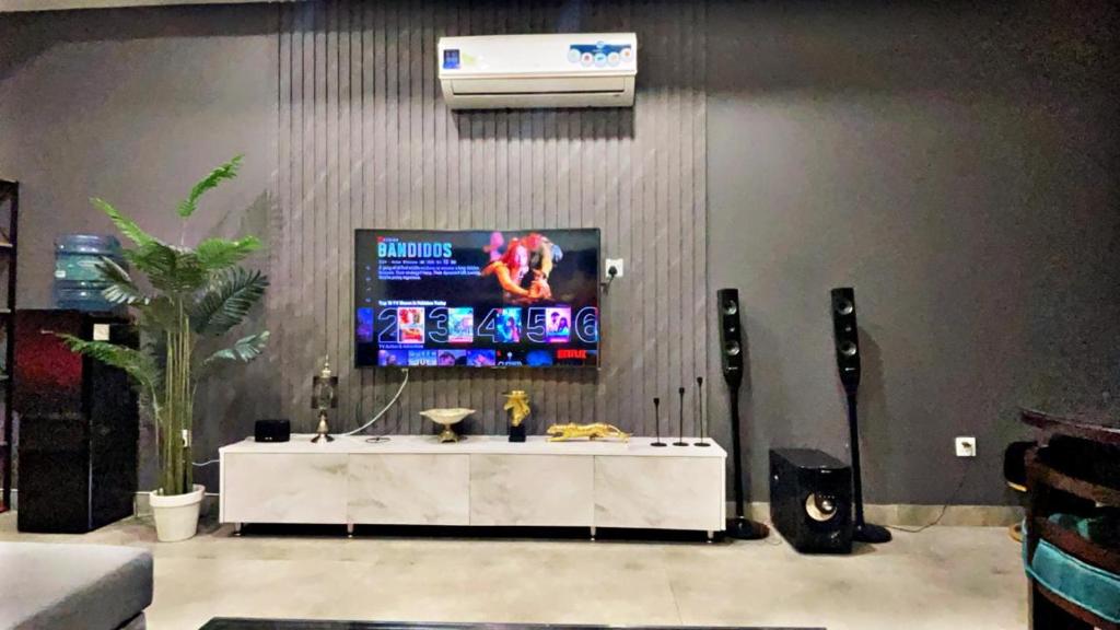 Zenith VIP Luxury Suite Two Bed Self Check In, Islámábád