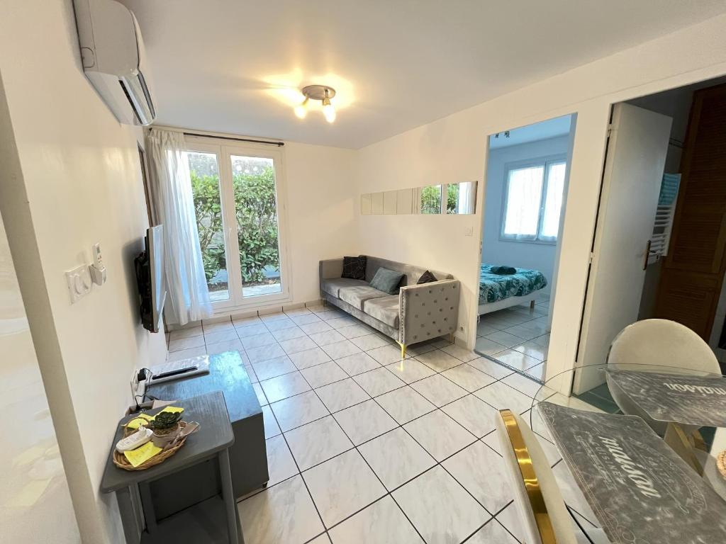 Blue Summer Vibes - Apartment 6 - AC, parking, beach at 50m, SPA discnt - 2