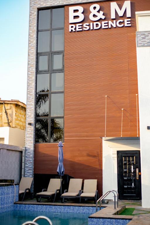 B&M residence, Dawhwenya