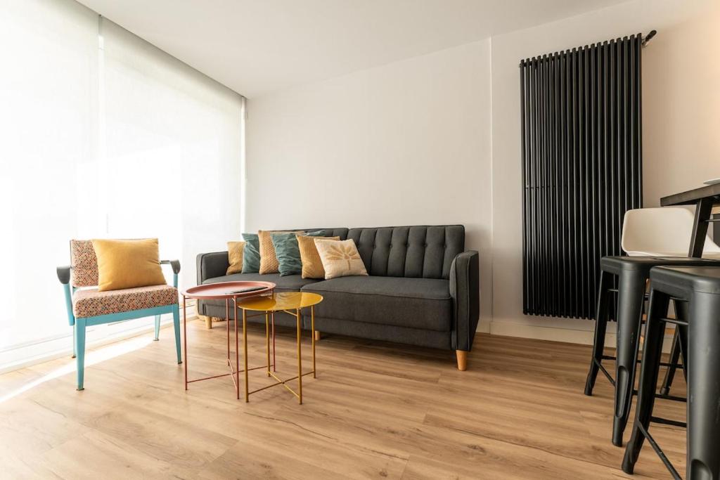 Beachfront apartment parking, Somo