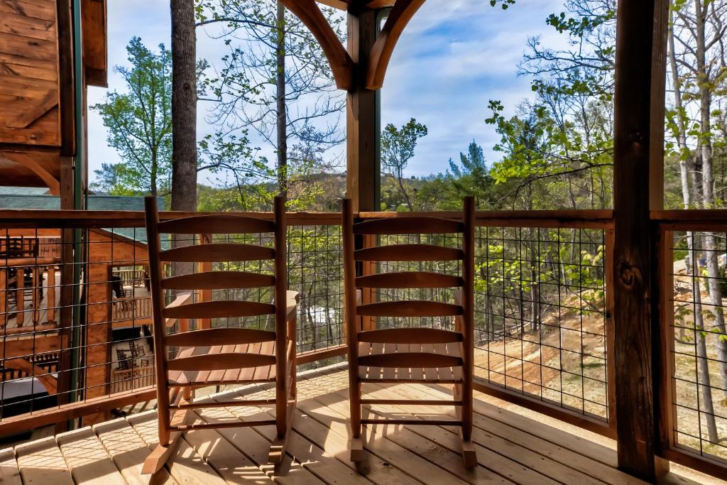 The Last Firefly, Gatlinburg