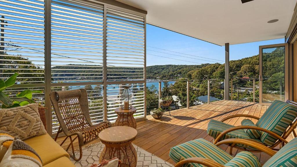 'Bouddi Galing' by HolidayCo, Hardys Bay