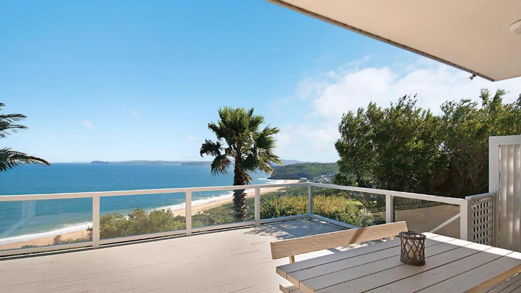 'Beachview' by HolidayCo, Killcare