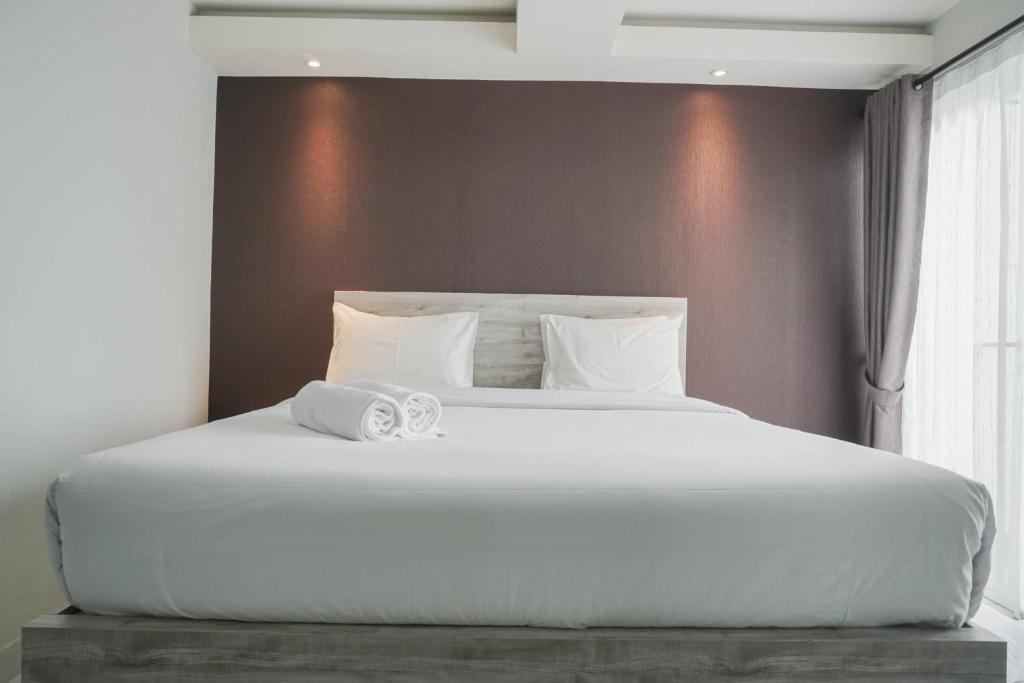 Cozy and Nice Studio at Amethyst Apartment By Travelio, Jakarta