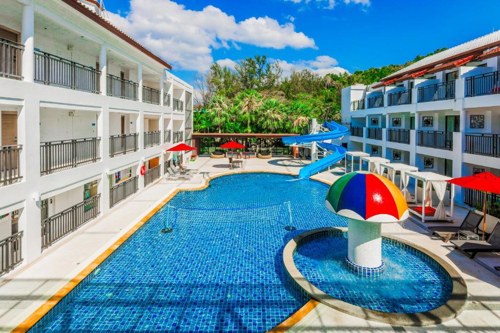 Swimming pool