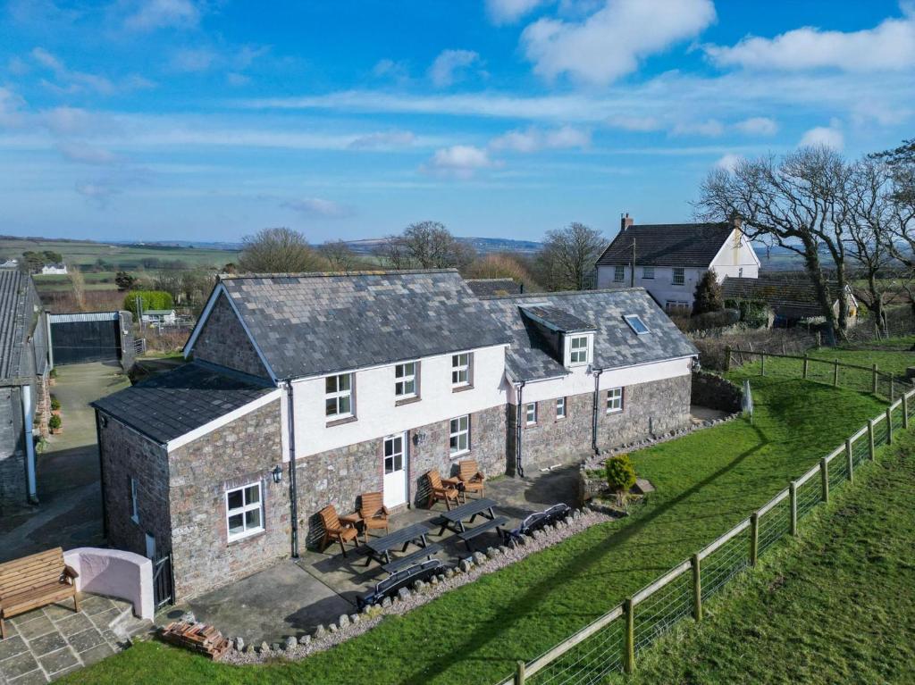 Bunk House - 4 Bedroom - Llangenith, Llangennith