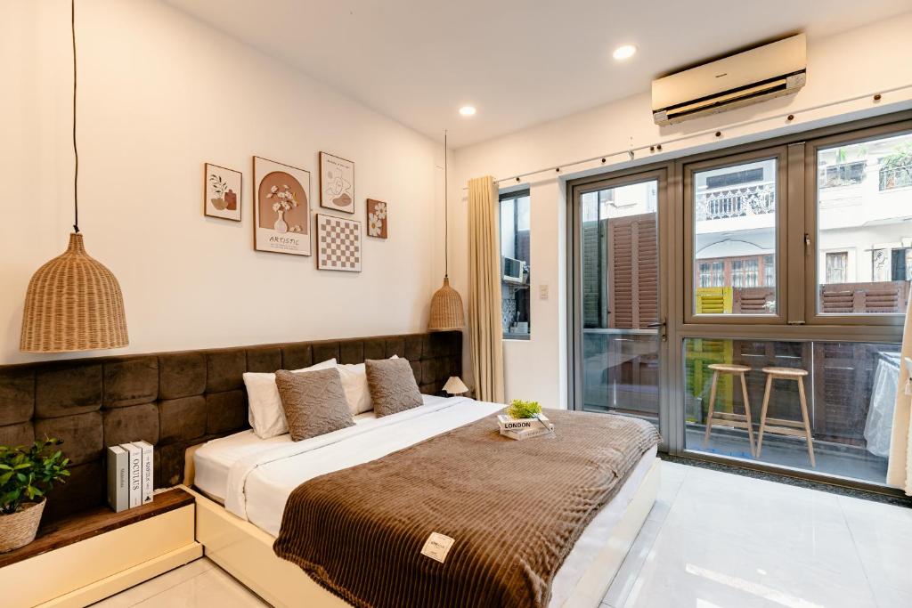 Double N Studio, Ho Či Minovo Město