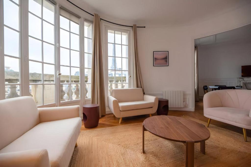 TBS 325 - Superb apartment with Eiffel Tower view - 2