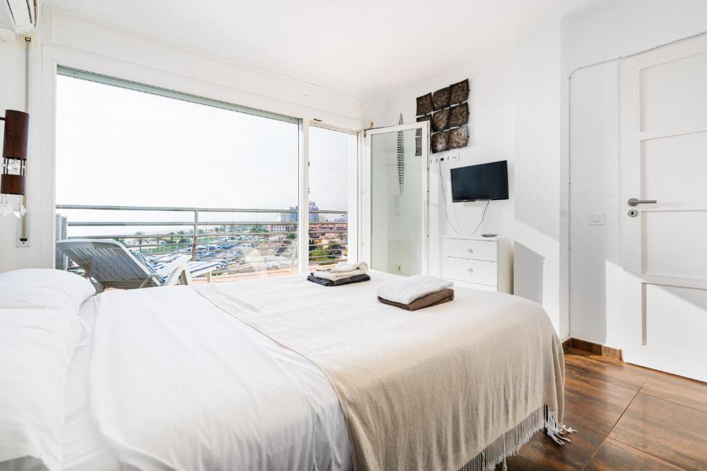 WELCS APARTAMENTO 221 EMP frente al mar - 4