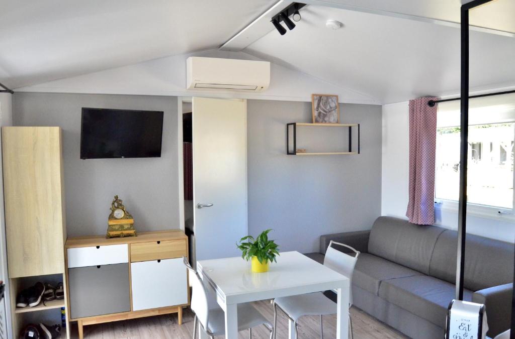 Chalet pour 6 à St-Hilaire - Piscine chauffée - 2