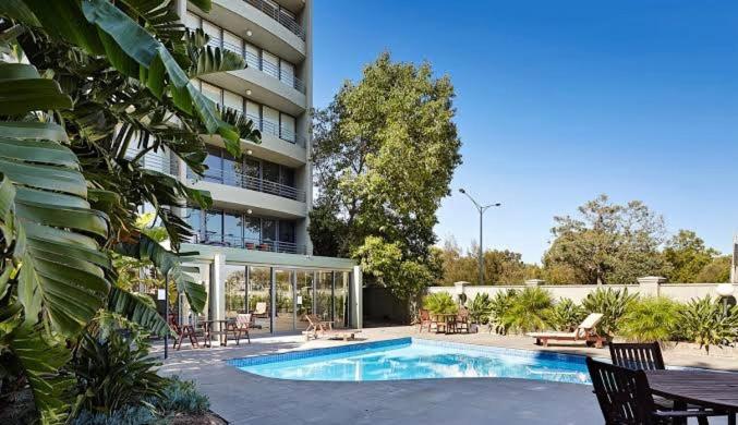 Queens Chateau, Melbourne