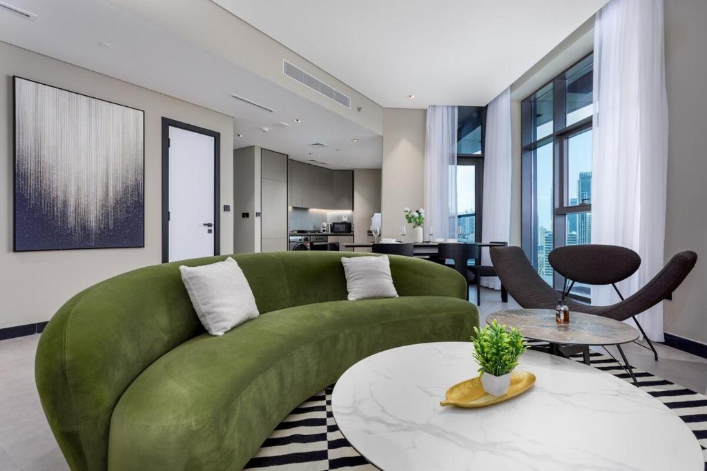 Waves - Elegant Waterfront Living in Dubai's Business Bay, Dubaj