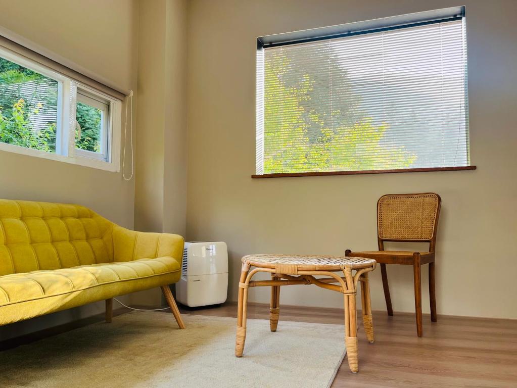 Xi Tou in Sunny Day Inn, Lugu