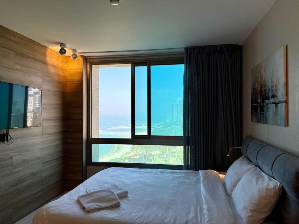 Sea Breeze Studios, Netanja