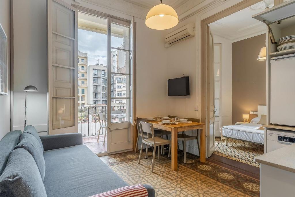AB Bailen Apartments - 4