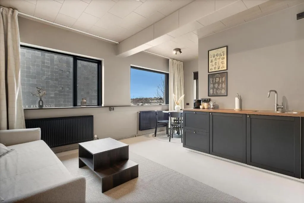 Apartment by the sea in the heart of Hafnarfjörður, hotel di Hafnarfjördur