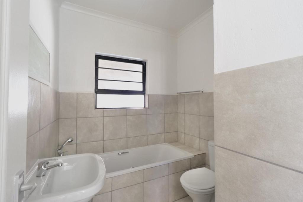 Cloveridge 104, Benoni