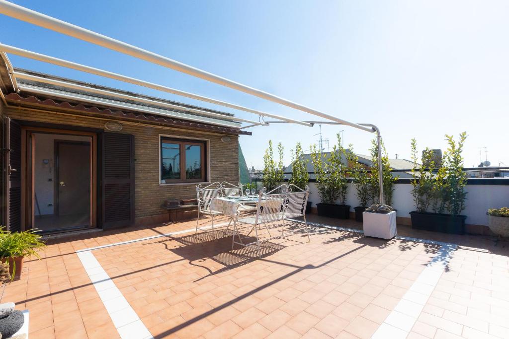 San Pancrazio Penthouse by Rental in Rome - 5