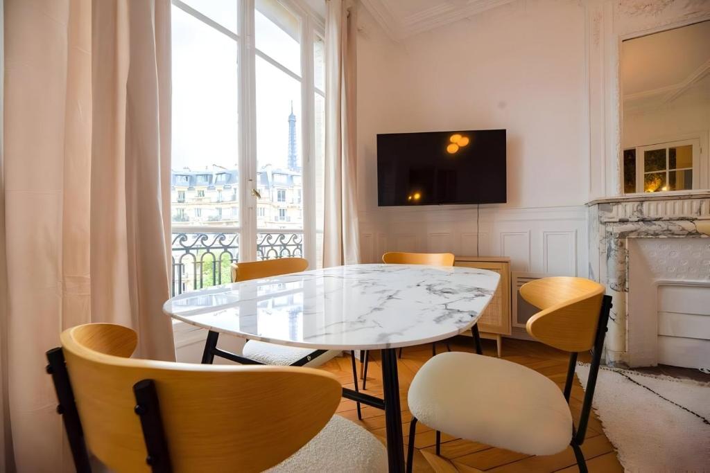 TBS 323 - Superb apartment with Eiffel Tower view - 4