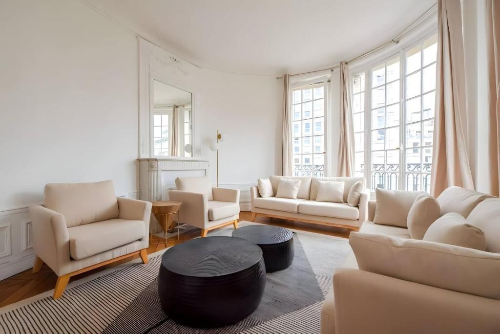 TBS 323 - Superb apartment with Eiffel Tower view - 2