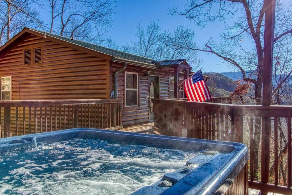 Bearcove, Sevierville