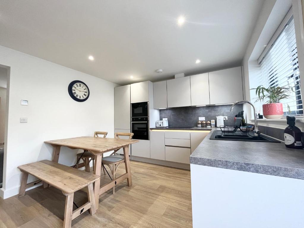 Exceptional 3 Bed Home near Penzance Seafront photo 8