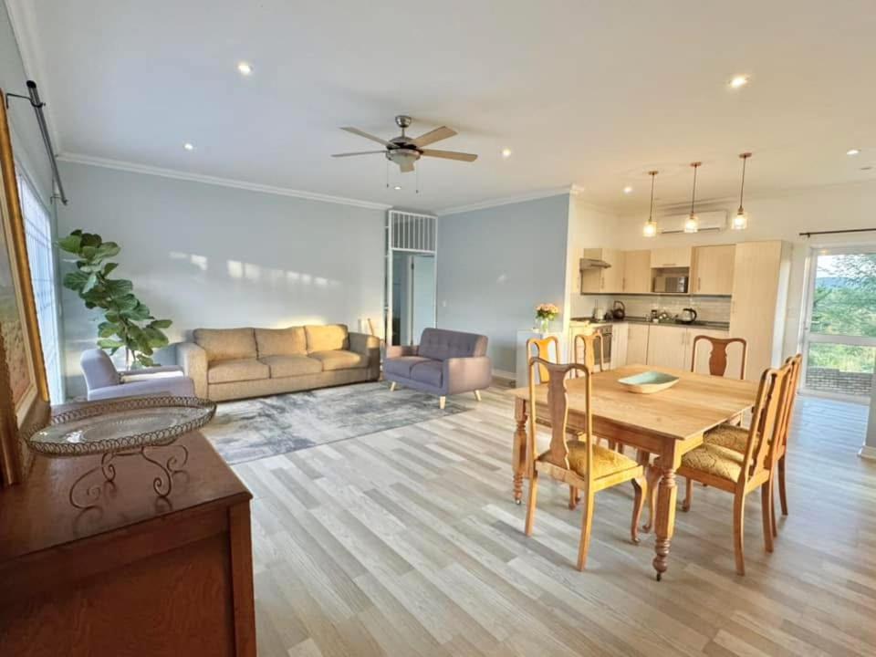 Tranquil Sunsets, Equestria