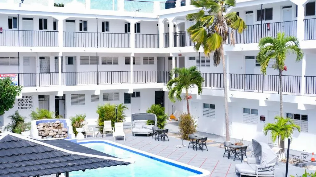 GolfView Hotel，位于曼德维尔的酒店