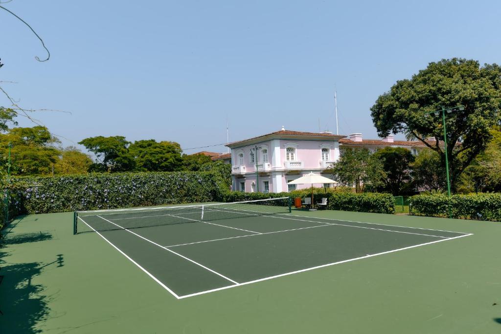 Tennis court