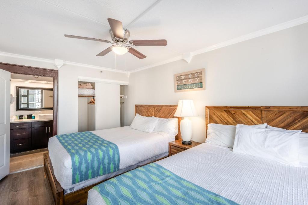 Breezy Ocean View Waikiki Condo with Free Parking! (11212), Honolulu