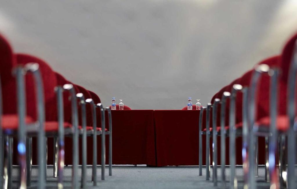 Soba za sastanke / plesna dvorana