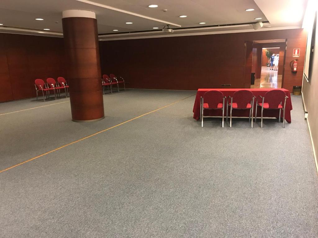 Soba za sastanke / plesna dvorana